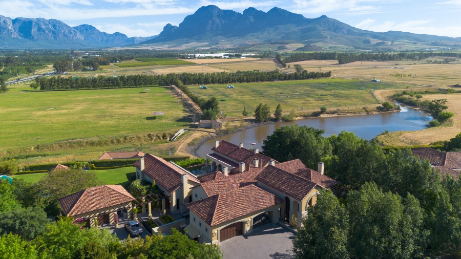 5 Bedroom Property for Sale in Winelands Western Cape
